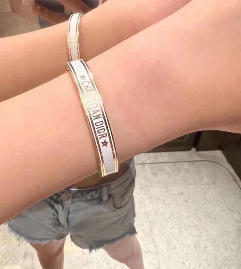 chr1st1an D10r bracelets